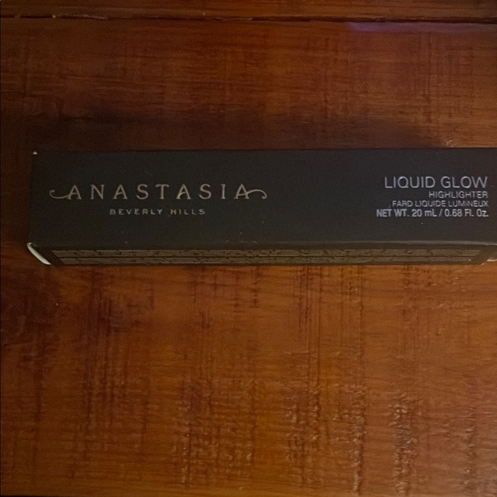 Anastasia Beverly Hills Liquid Glow Highlighter